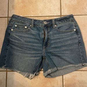 American Eagle tomgirl midi shorts